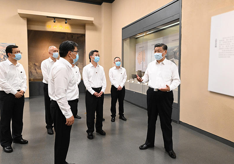 5月16日下午，中共中央總書記、國家主席、中央軍委主席習(xí)近平在前往陜西西安主持中國－中亞峰會途中，在山西運城博物館考察。